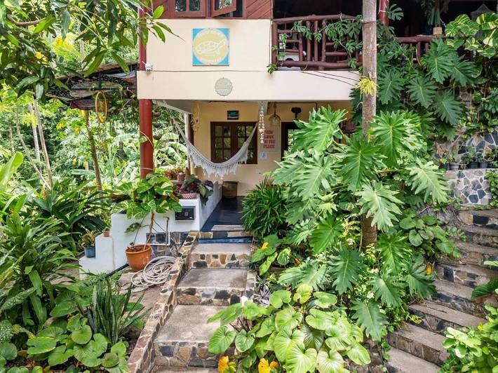 Feriehus for 2 personer, med balkong og utsikt i tillegg til hage i Koh Tao