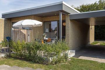 Bungalow für 4 Personen, mit Terrasse und Garten, kinderfreundlich in Lensterstrand