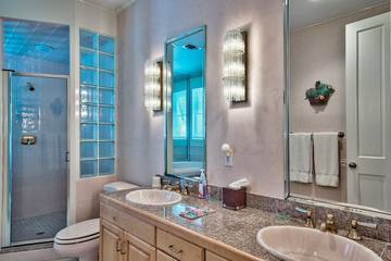 Vacation House for 6 Guests in Tang-O-Mar Beach, Miramar Beach, Picture 2