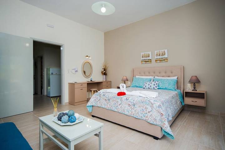 Ferienwohnung für 4 Personen, mit Pool und Garten in Archangelos - 3