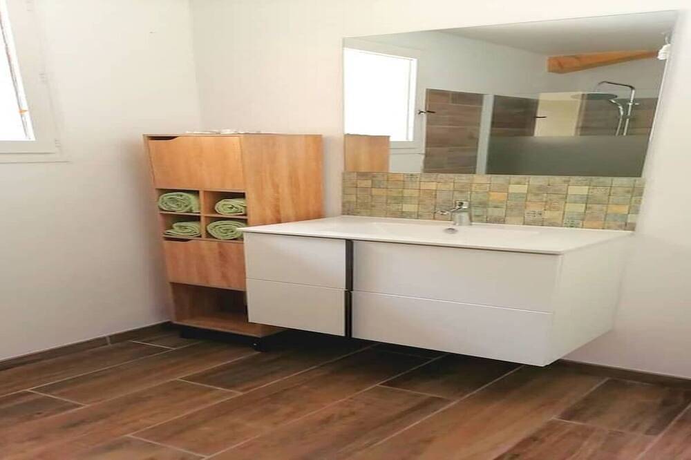Appartement entier, Gîte du lavoir in Châteauneuf-Val-Saint-Donat, Région de Forcalquier