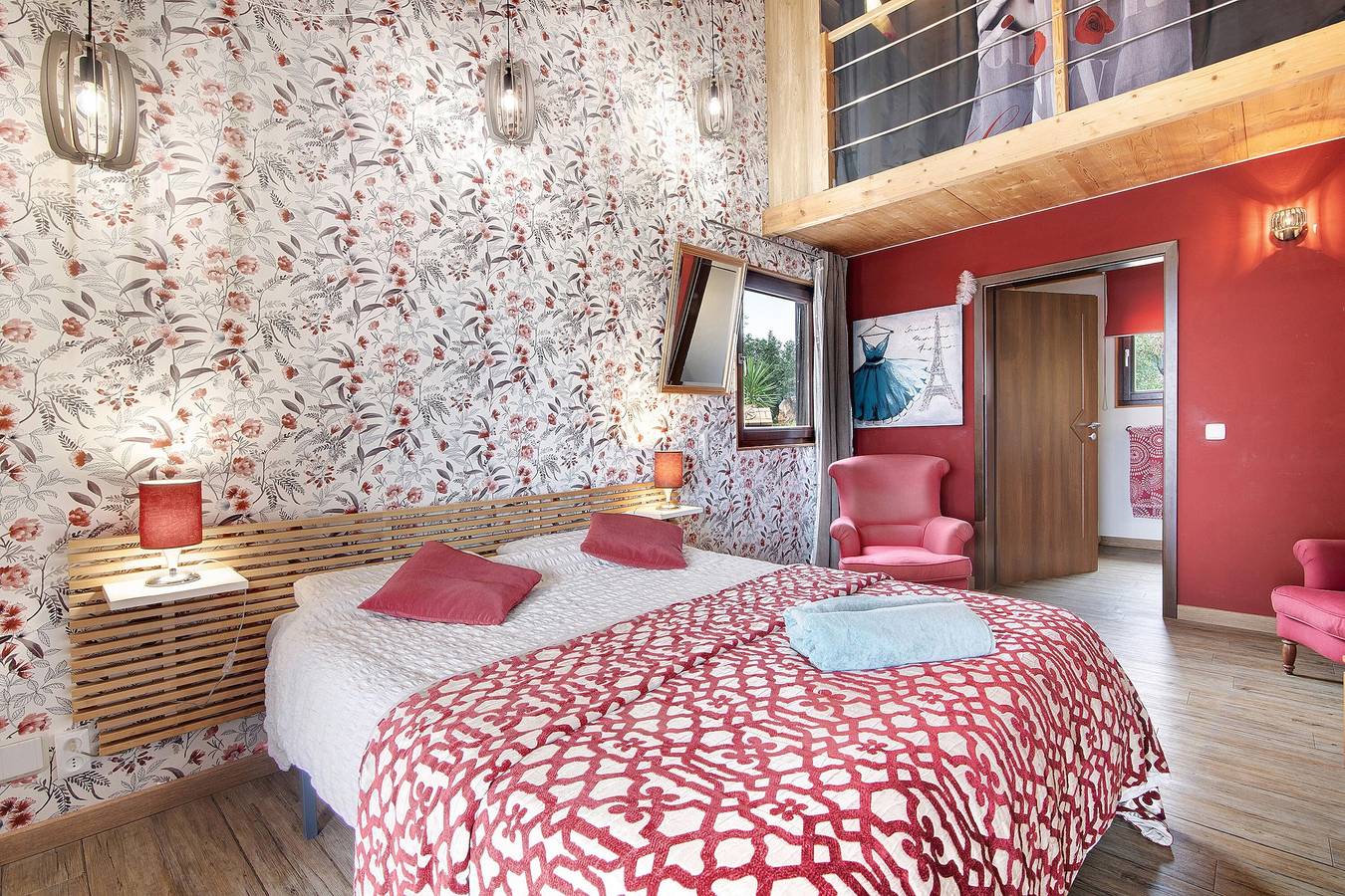 Paris Room – Shared Pool, Garden & Relaxing Setting in Alte, Faro District