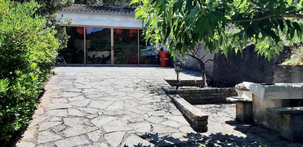 Gîte pour 4 personnes, avec jardin ainsi que piscine et vue à Saint-Jean-du-Pin - 2