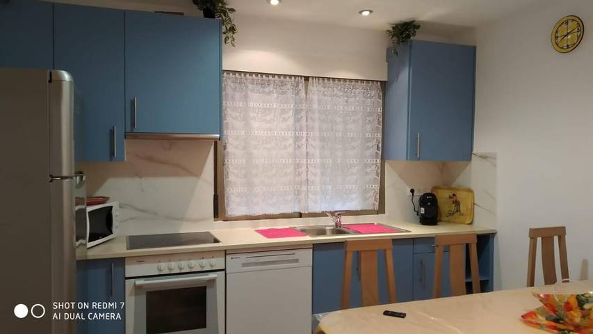 Hel lejlighed, La Fuente Ribadeo 1 Apartment with Mountain Views, Wi-Fi, and Air Conditioning in Ribadeo, A Mariña Lucense