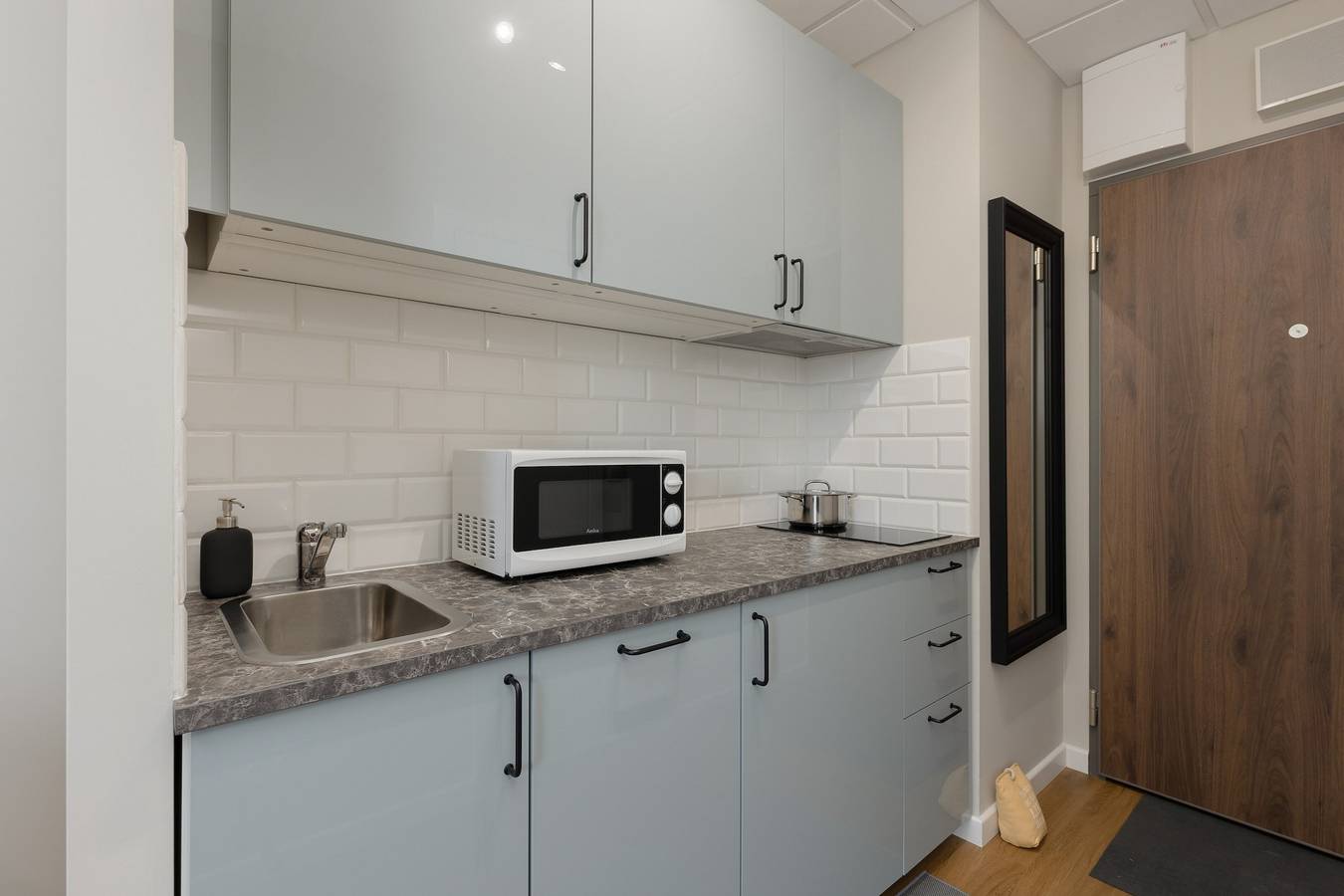 Cały apartament wypoczynkowy, Compact Studio in Wola | Balcony | Air Conditioning in Warszawa, Mazowsze