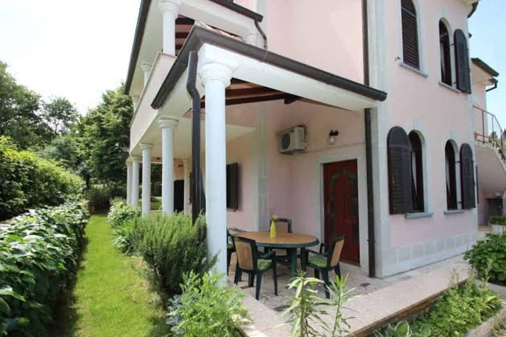 Ganze Wohnung, Große Ferienwohnungen inmitten grüner Natur in Kukci, Porec und Umgebung