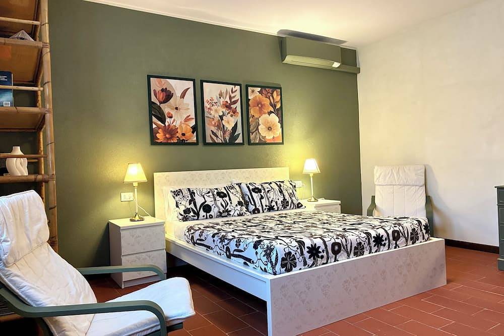 Villa with lake view, private garden and safe parking! in Bellagio, Comune di Bellagio