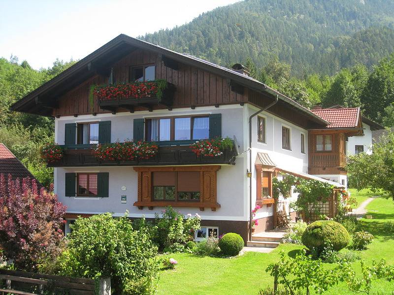 Ganze Ferienwohnung, Edith Grill, Ferienwohnungen & Privatzimmer - Ferienwohnung 1 Bergblick in Dachsteingebirge, Bad Goisern am Hallstättersee