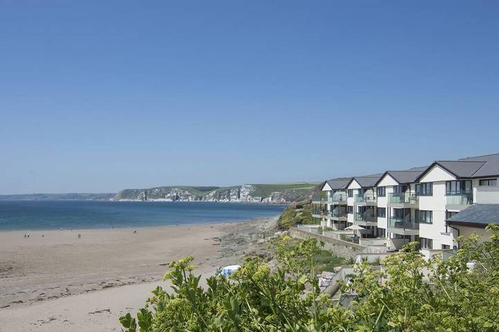 Cottage for 6 people, with Balcony/Terrace and Hot tub as well as Terrace and Pool in Bigbury on Sea
