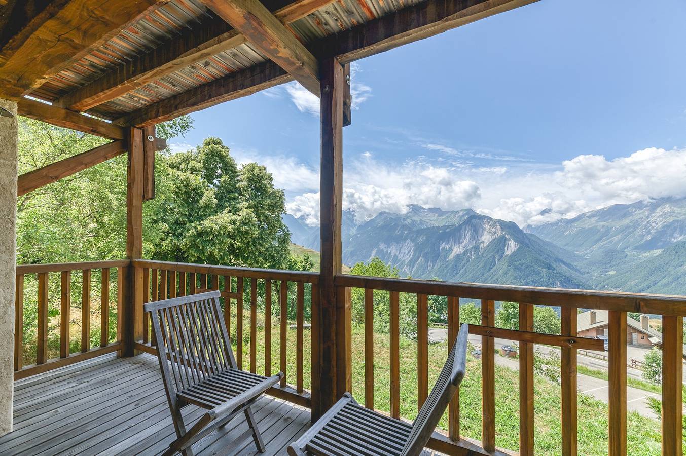 Chalet 'Gabbro- Moderne Tout Confort' with Mountain View, Private Terrace and Wi-Fi in Villard-Reculas, Écrins National Park