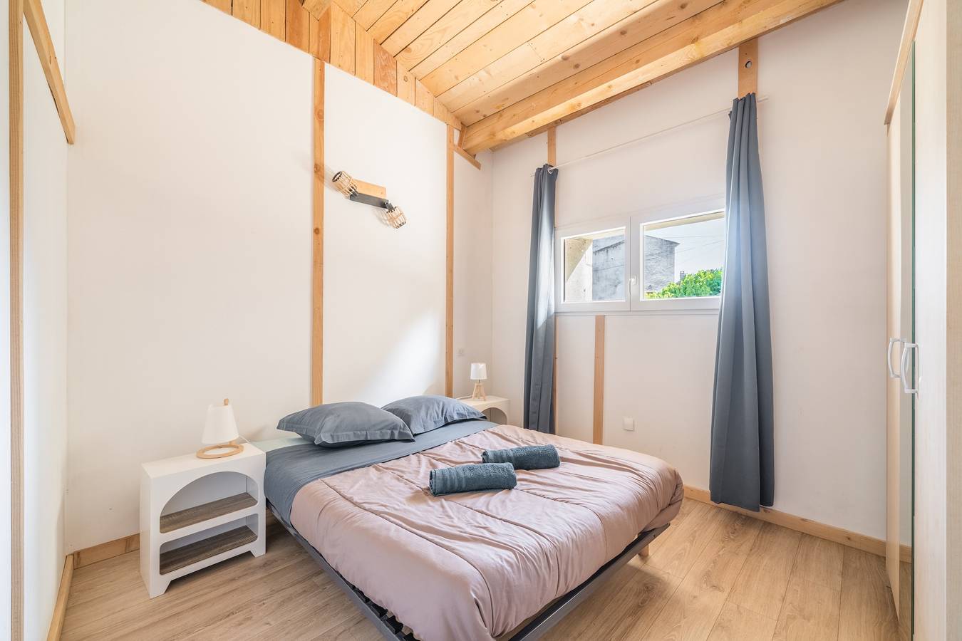 Ferienhaus für 10 Personen mit Terrasse in Grospierres, Ardèche