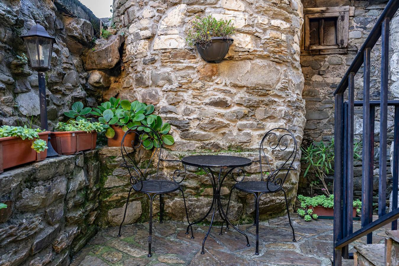 Ganze Wohnung, Ferienwohnung 'El Cueto' mit Bergblick, privater Terrasse und Wi-Fi in Cangas del Narcea, Naturpark Fuentes del Narcea, Degaña e Ibias