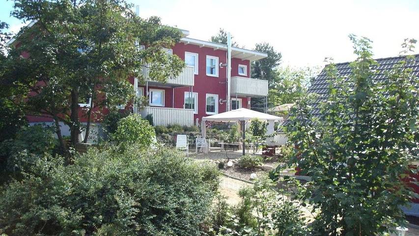 Ferienhaus für 4 Personen, mit Balkon und Garten in Zislow