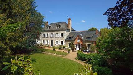 Chambre d’hôte pour 2 personnes, avec vue ainsi que piscine et jardin à Mesland