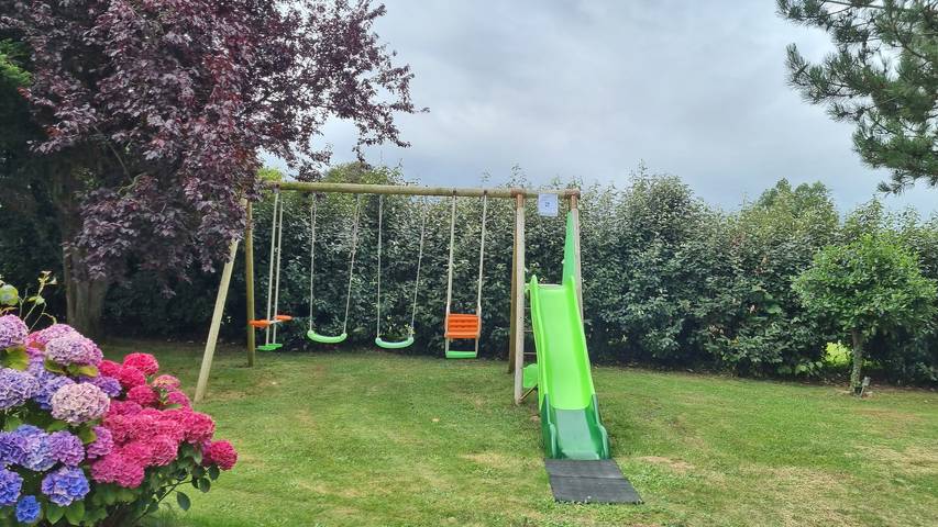 Location de vacances pour 8 personnes, avec Terrasse et Jardin à Trégomeur - 2