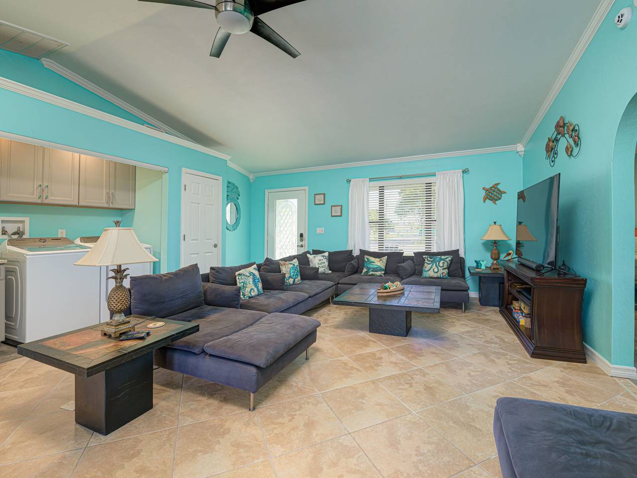 Familienhaus am Wasser, freier Steg und Golfzugang in Cape Coral, Southwest Florida