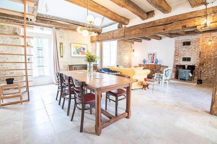 Location de vacances pour 7 personnes, avec jardin à Cangey