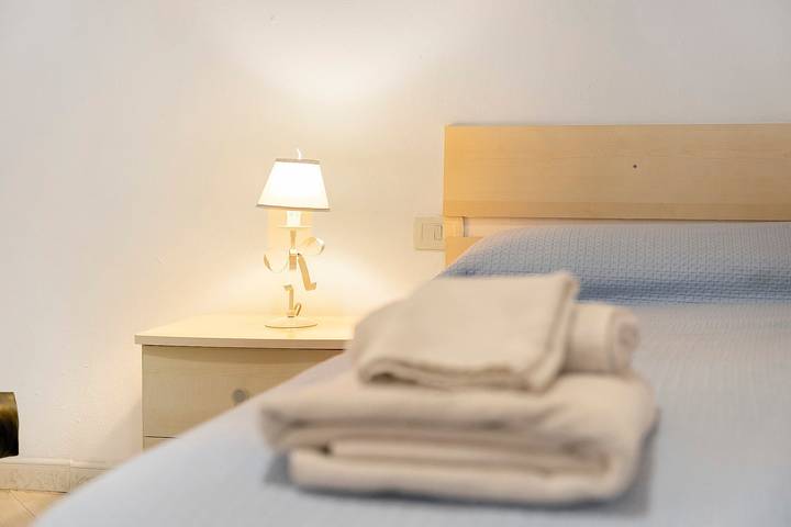 Ganze Wohnung, Apartment 'Casa 1 Schlafzimmer Erdgeschoss' mit privater Terrasse, WLAN und Klimaanlage in Siniscola, Nuoro Provinz