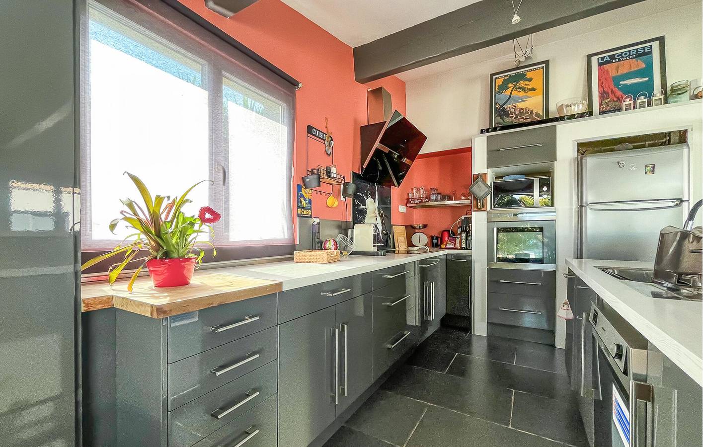 Modernes Apartment mit Wifi, AC, Parkplatz, Terrasse und Pool in Arles, Mittelmeerküste (Frankreich)