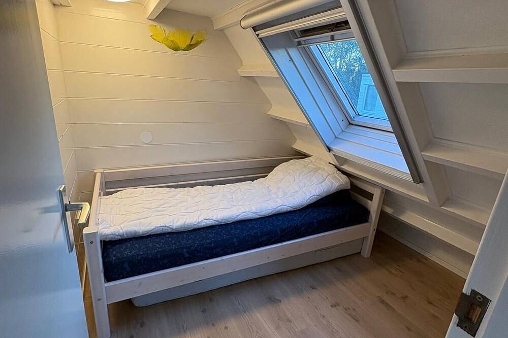 Schönes Ferienhaus in einem Familienpark in Strandnähe. in Ouddorp, Goeree-Overflakkee