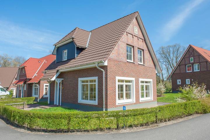Bungalow für 5 Personen, mit Balkon/Terrasse und Terrasse sowie Garten und Sauna