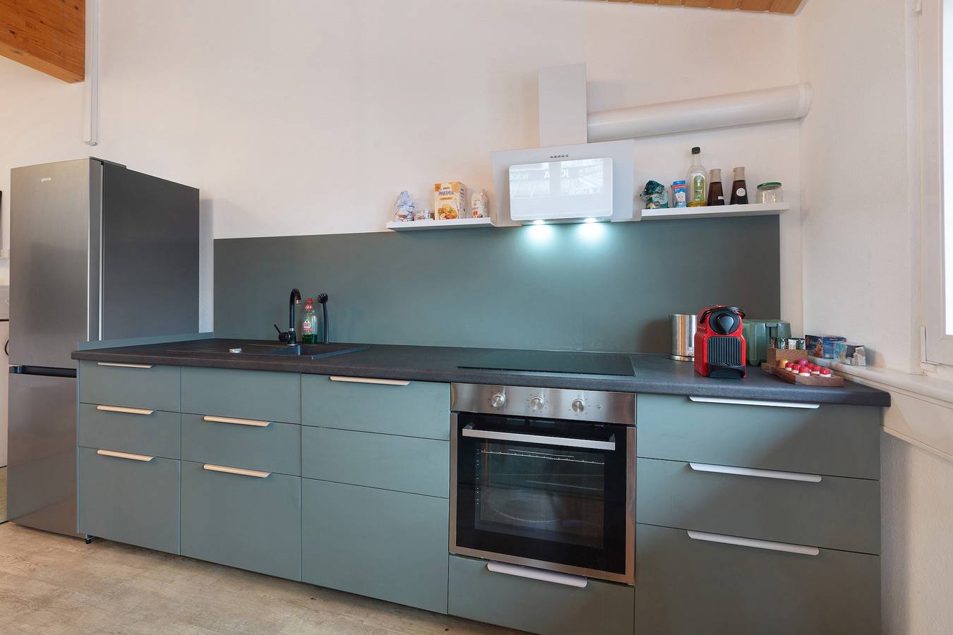 Apartamento entero, Apartamento 'Motel Ambiente – 4 habitaciones, 2 baños' con wifi y aire acondicionado in Bad Säckingen, Bosque Negro sur