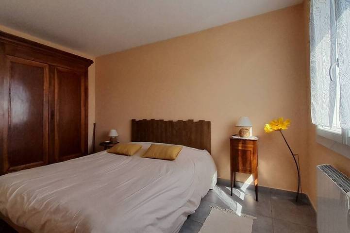 Location de vacances pour 6 personnes, avec balcon et jardin à Uzer - 4