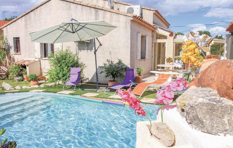 Ferienhaus für 8 Personen, mit Terrasse und Garten sowie Pool in Avignon