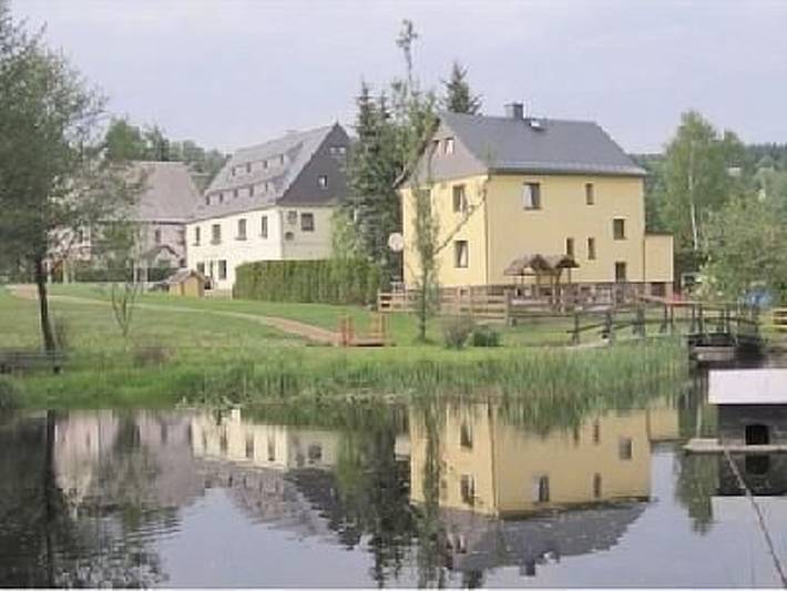 Ferienhaus für 28 Personen, mit Terrasse in Deutschneudorf