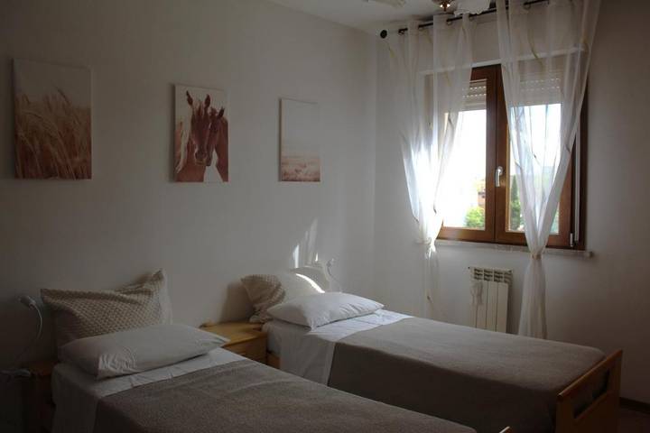 Gîte pour 5 personnes, avec balcon et vue dans Marrucheto