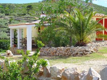 Gîte pour 5 personnes, avec vue ainsi que piscine et jardin, animaux acceptés à El Perelló