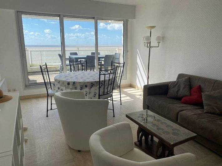 Gîte pour 4 personnes, avec Balcon dans Plage du Chay - 2