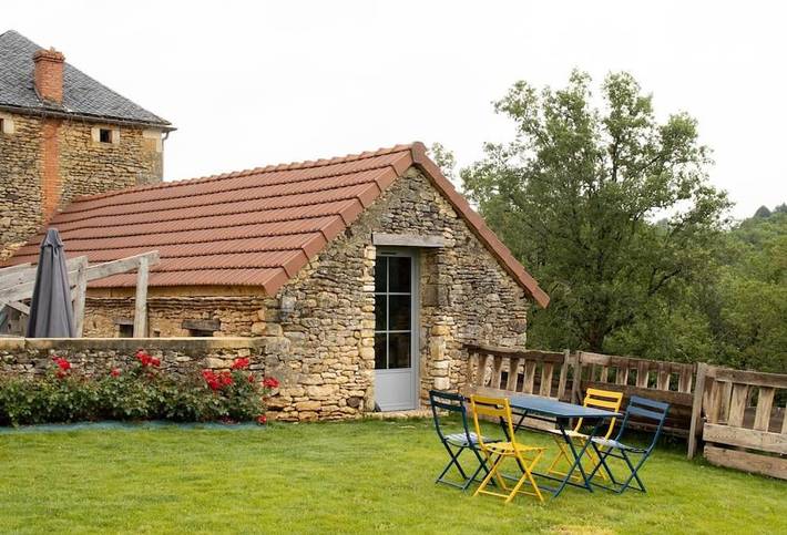 Location de vacances pour 2 personnes, avec vue et jardin à Paulin - 2