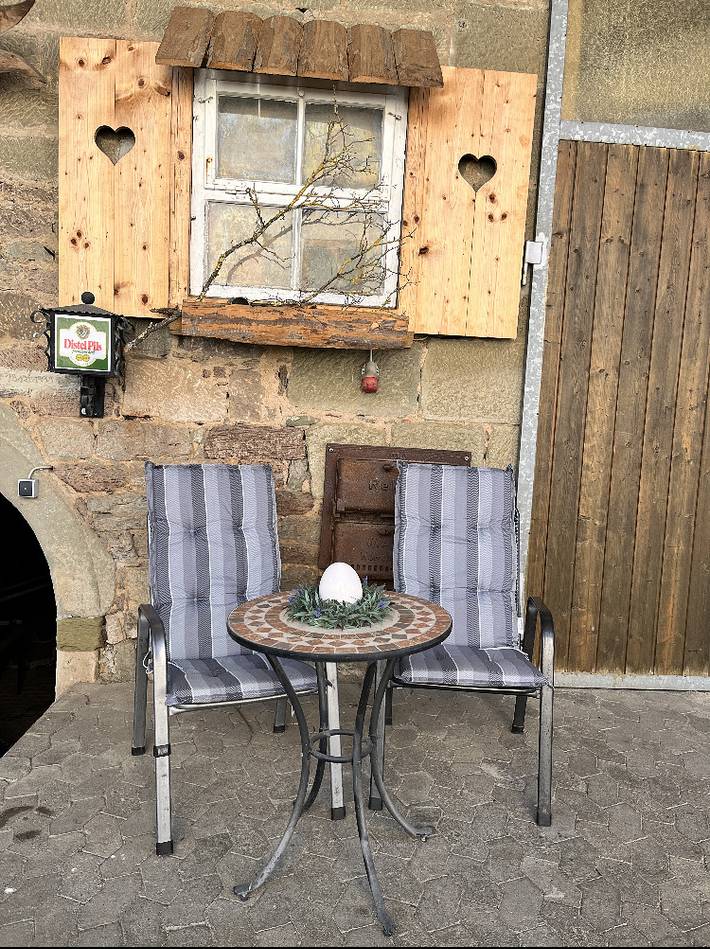 Ganze Wohnung, Ferienwohnung am Rathaus - Ferienwohnung (60 qm) mit voll ausgestatteter Küche in Dingolshausen, Fränkisches Weinland