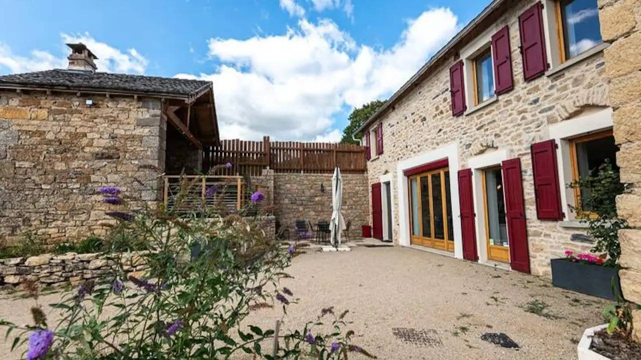 Appartement de vacances entier, Appartement de vacances pour 7 personnes avec terrasse in Antrenas, Région de Mende