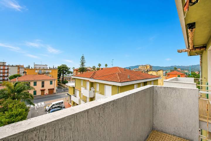 Appartamento intero, Edera With Balcony Few Steps From Sea in San Bartolomeo al Mare (Città), San Bartolomeo al Mare