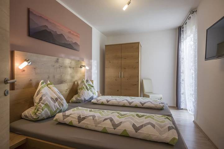 Ferienwohnung für 5 Personen, mit Terrasse und Garten in Vorderlanersbach - 2