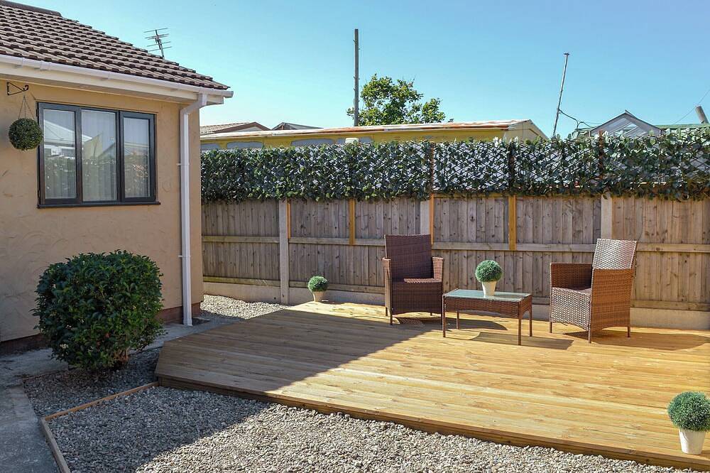 1 bedroom accommodation in Towyn, near Rhyl in Towyn, Conwy region