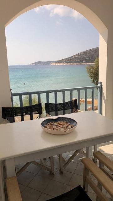 Gîte pour 3 personnes, avec vue et balcon dans Platis Gialos Sifnos