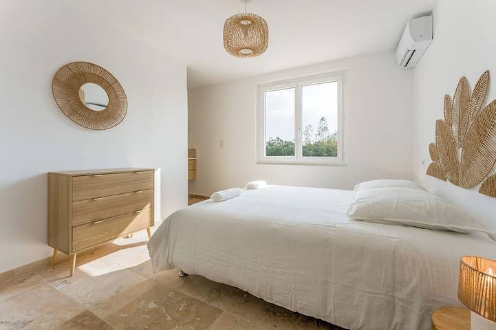 Mas Acquaviva, Air-Conditioned, Sleeps 10, Pool at \"Domaine des Pourpiasses\" in Monteux, Vaucluse