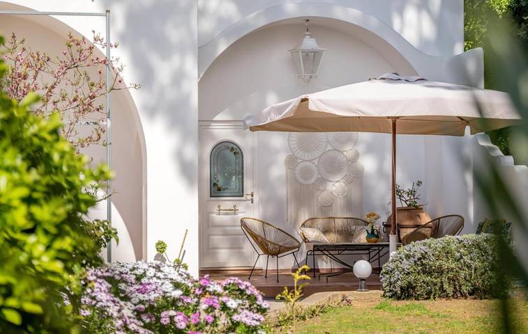 B&b per 3 persone, con piscina e panorama nonché giardino, con animali domestici in Anacapri