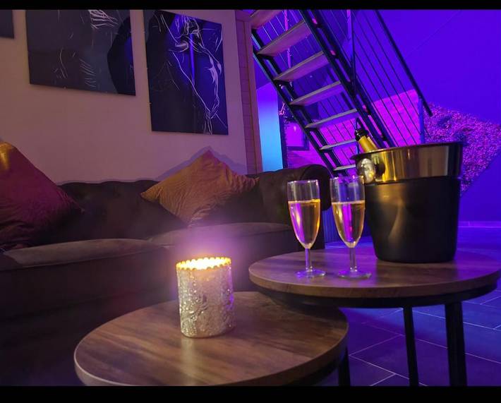 Location de vacances pour 2 personnes, avec jacuzzi et sauna ainsi que terrasse et jardin à Combourg - 4