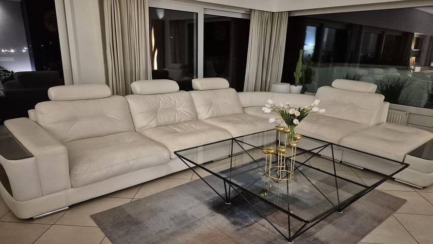 Vakantiehuis voor 15 personen, with sauna and tuin as well as whirlpool and zwembad in Aywaille