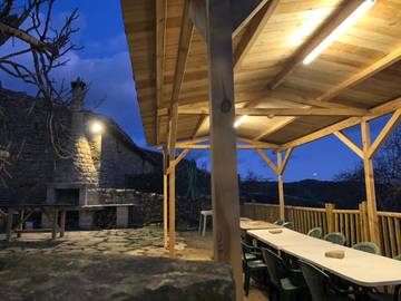 Gîte pour 12 personnes, avec jardin et vue, animaux acceptés à Murillo de Gállego