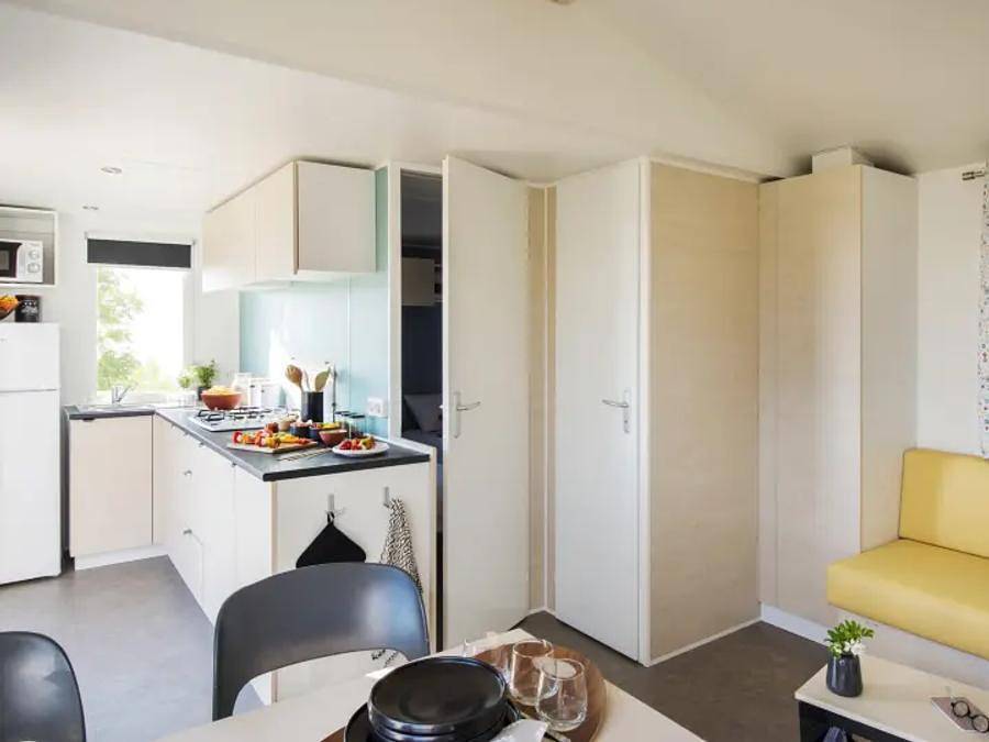 Camping Le Logis  - Mobilhome 6 personnes - Mobil Home Aqua 2 chambres 4/6 personnes Tv in Saint-Palais-sur-Mer, Côte de Beauté