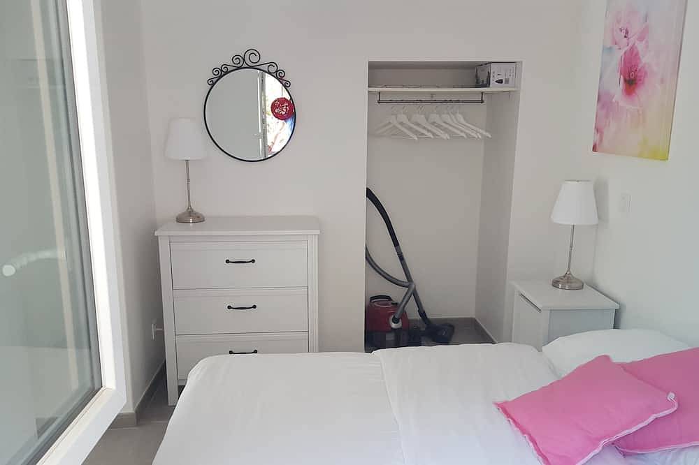 Entire apartment, Rental of character in the heart of a typical balanin village in Belgodère, Calvi region