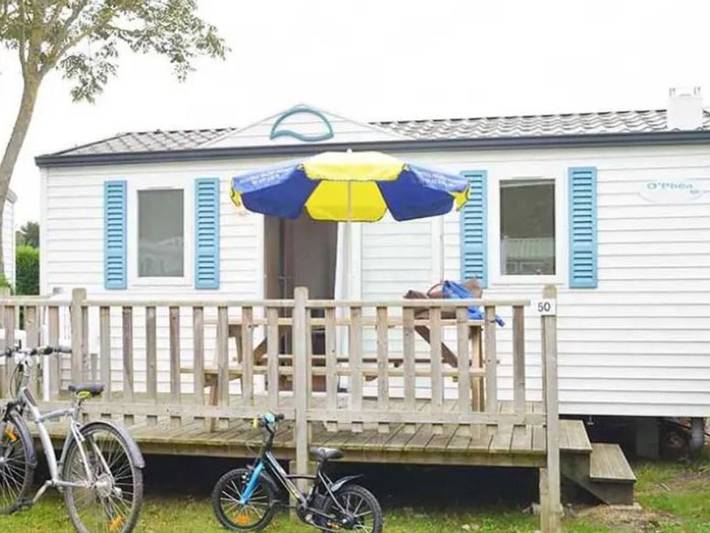 Mobil home pour 4 personnes, avec terrasse et piscine à Luçon
