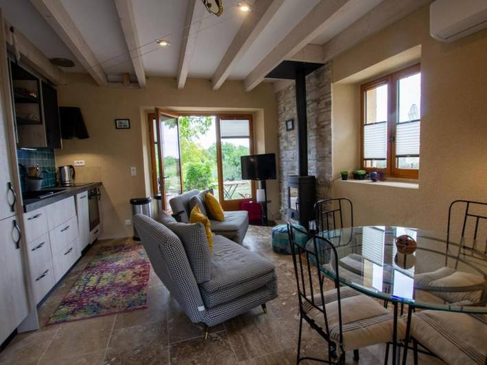 Location de vacances pour 2 personnes, avec terrasse ainsi que jardin et piscine à Fleurac - 3