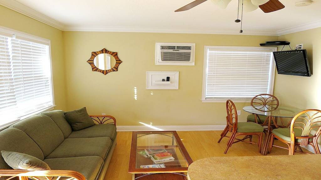 Beach Walk #2 Beach Side Villa in Ilexhurst, Holmes Beach