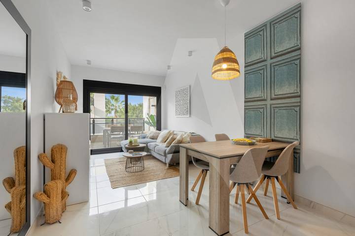 Gîte pour 4 personnes, avec Balcon et Terrasse ainsi que Jardin et Piscine à Guardamar del Segura - 4